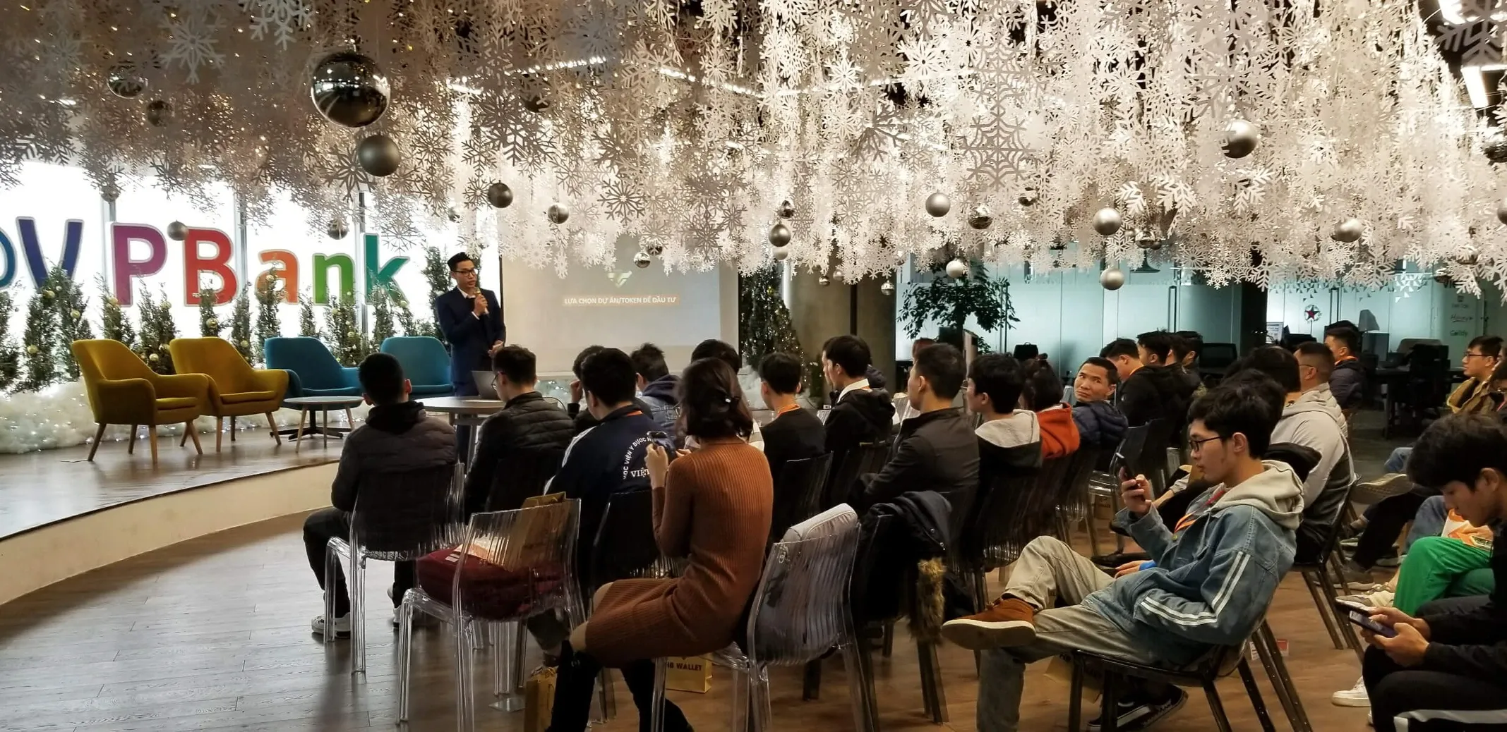 Mr. Trinh Anh Tu from VIC Group